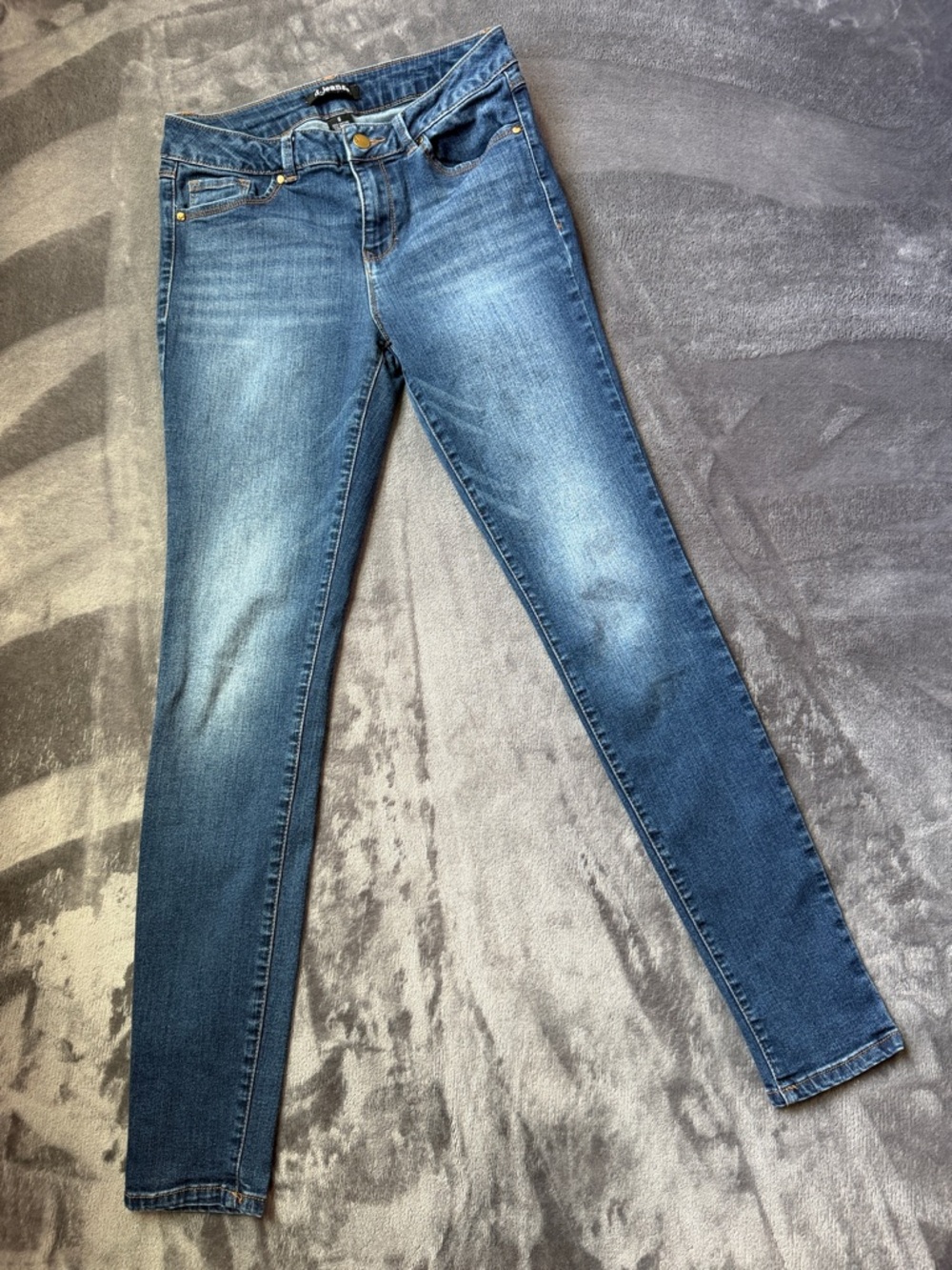 d. jeans Skinny High-Rise Jeans in Medium Blue Wash
